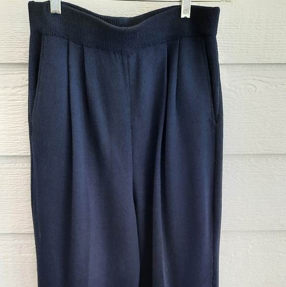 St John Basics navy knit pants - Picture 13 of 16